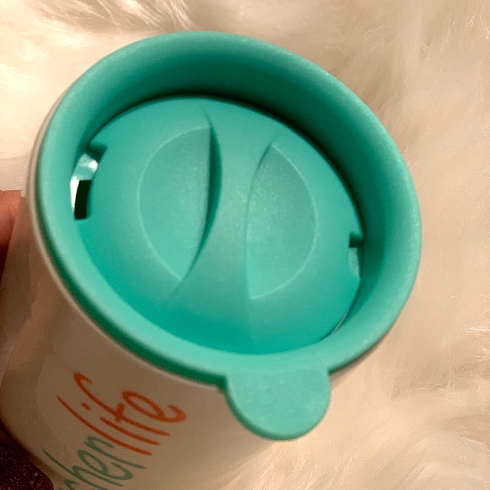 Ceramic travel mug with lid - Picture 2 of 4